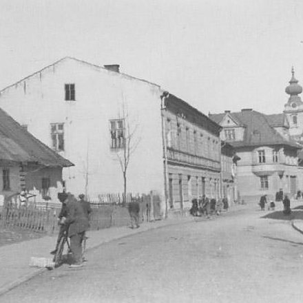 Dzisiejsza ulica Matki Bożej Fatimskiej, w tle po lewej ulica Spadzista. W latach 60. kiedy prawd