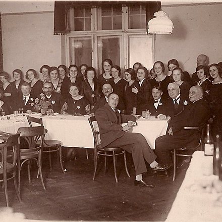Gimnazjum żeńskie 360
