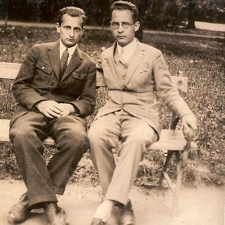 J.Sarnicki i I.Fik w parku 1927