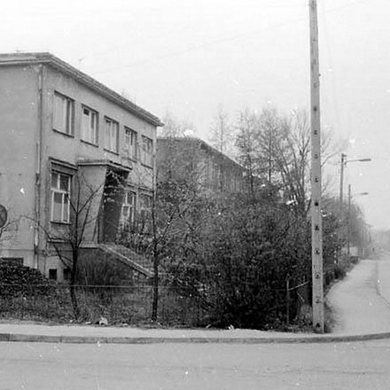 Wojska Polskiego. Po lewej budynek pogotowia a za nim straży. W tle WADOM. Lata 80-te0